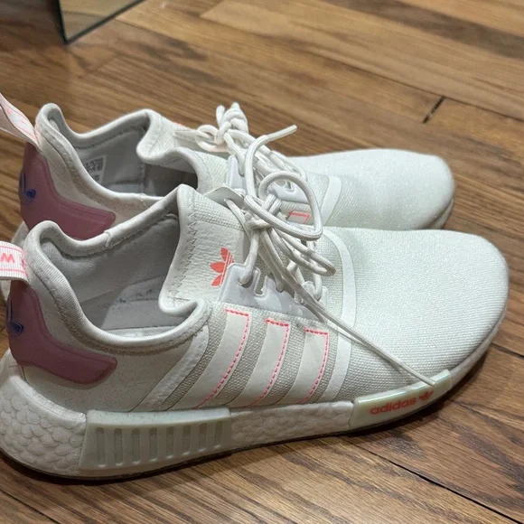 Adidas Women's White Sneakers with Pink Accents - Picture 6 of 6